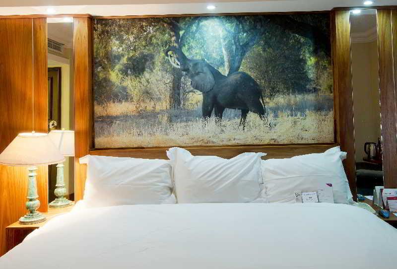 Monomotapa Hotel Harare Buitenkant foto