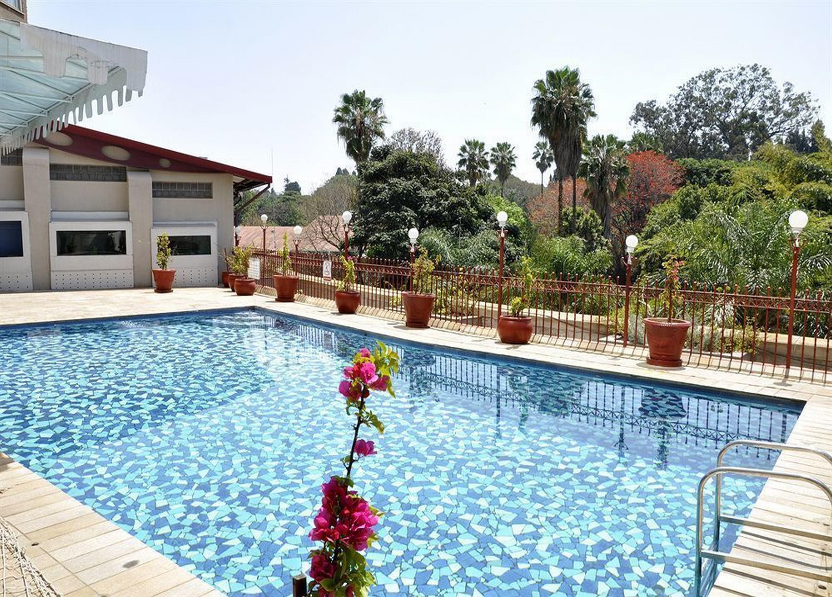 Monomotapa Hotel Harare Buitenkant foto