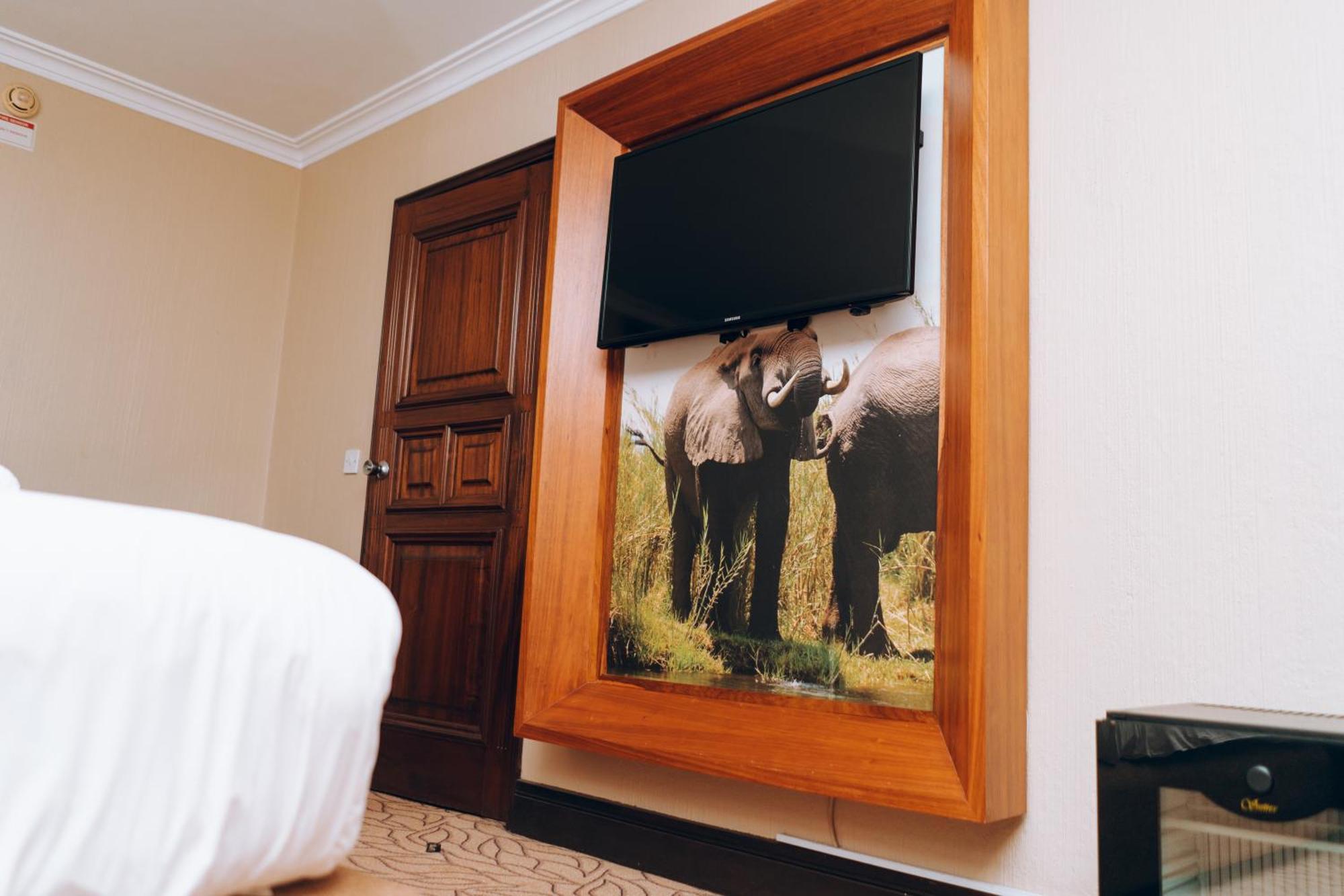 Monomotapa Hotel Harare Buitenkant foto