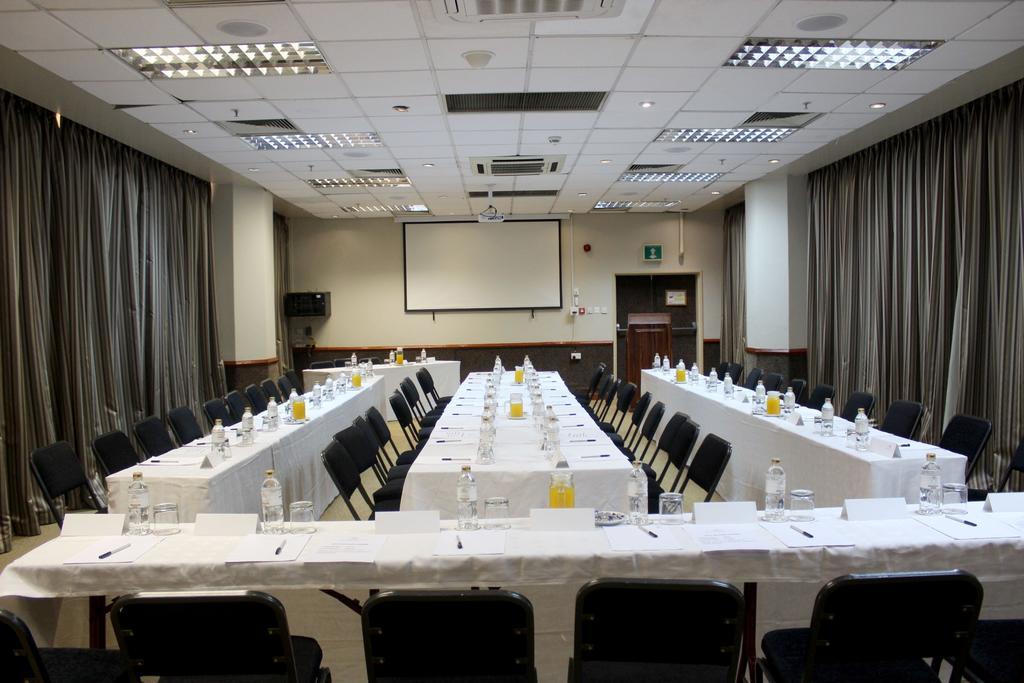 Monomotapa Hotel Harare Buitenkant foto